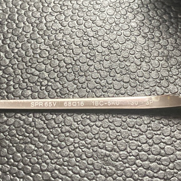 PRADA Stylish Black Aviator Sunglasses - Picture 16 of 17